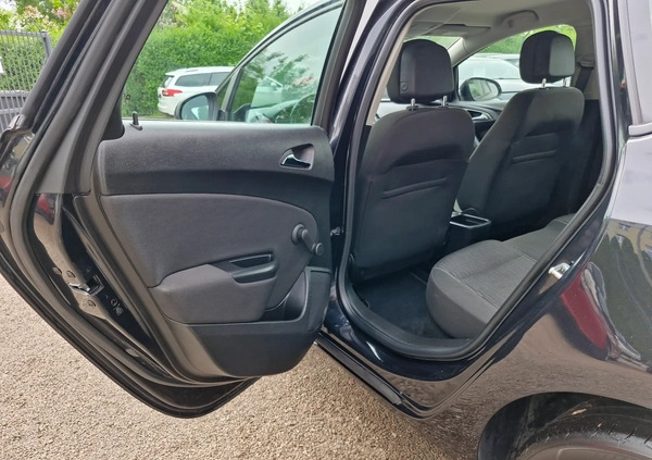 Opel Astra cena 25900 przebieg: 117000, rok produkcji 2012 z Żnin małe 781